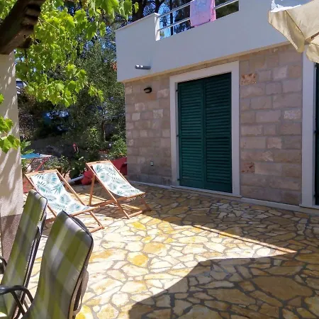 Apartman Apartment Sutivan