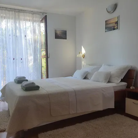 Apartman *