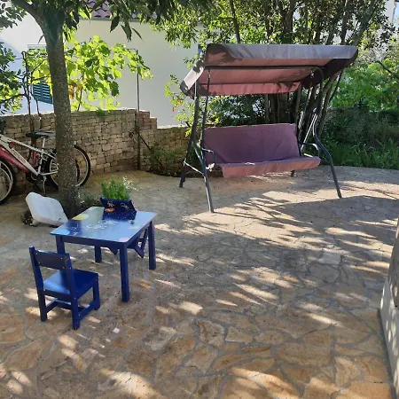 Apartman * Sutivan
